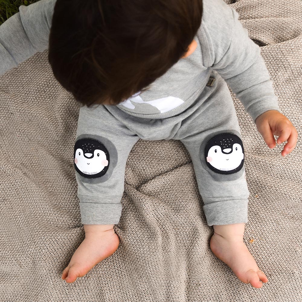 Kniegepolsterte Krabbelhose – ideal für Babys ab 6 Monaten