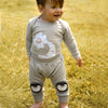 Baby Langarmbody grau – schlichtes Geschenk zur Geburt oder Babyparty