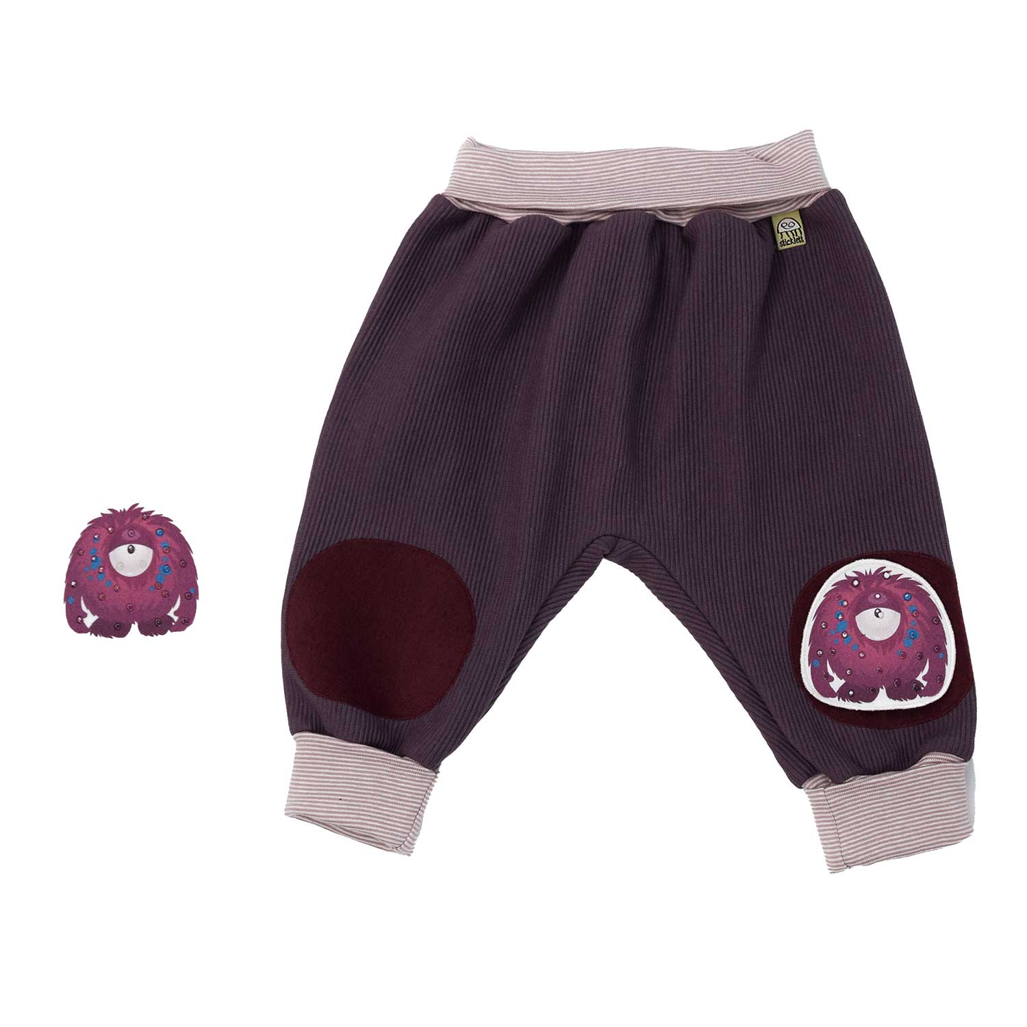 Violette Krabbelhose mit austauschbaren Knieschonern, weicher Stoff für maximalen Trage Komfort. Praktische Babyhose zum Krabbeln – robust, elastisch & hautfreundlich