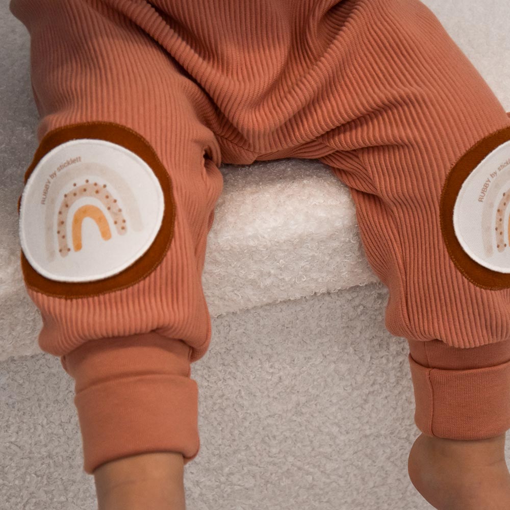 Innovative Krabbelhilfe – rubby Pads für sicheren Halt beim Spielen