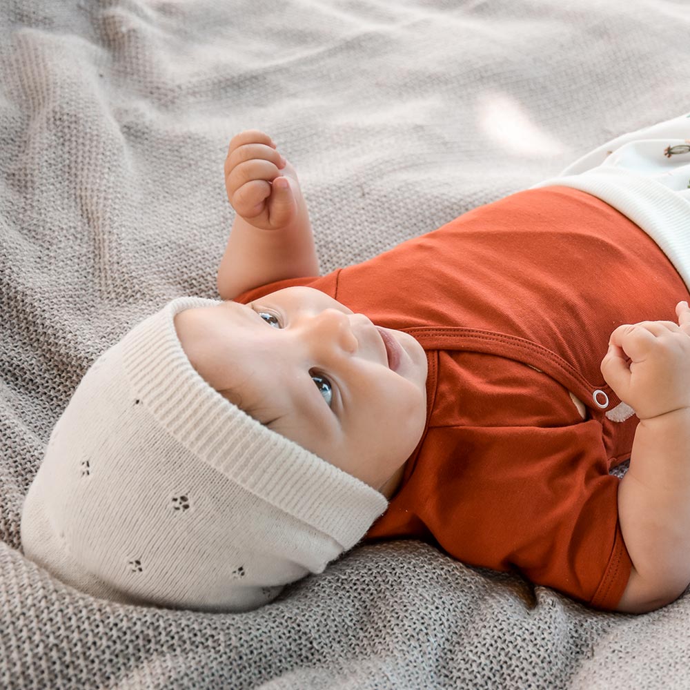 Mütze für Neugeborene – tolles Babygeschenk, sommertauglich & wärmend zugleich