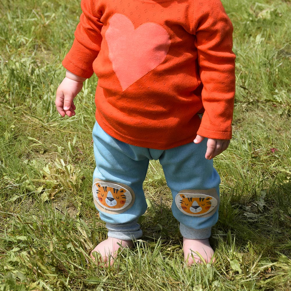 Kinderhose mit Knieschutz – optimal für Spiel, Bewegung & Krabbelphase