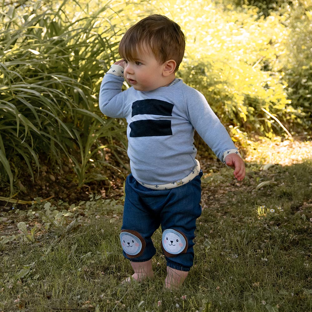 Baby Sweater in hellbau