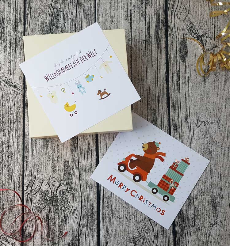 Geschenkbox aus hochwertiger Feinkartonage mit personalisierbarer Grußkarte | sticklett Online Store.