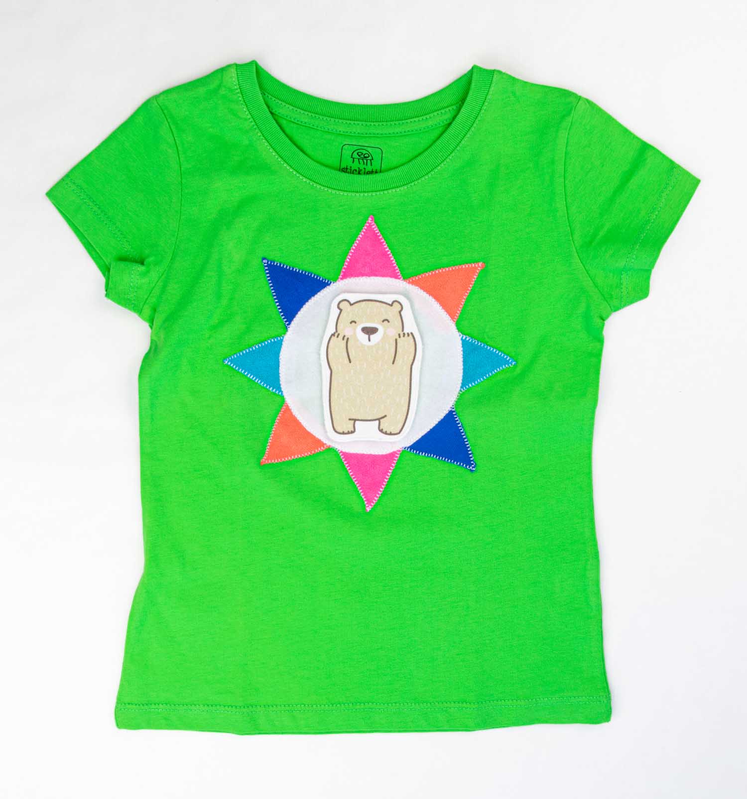 T-Shirt grün mit bunter Sonne kurzarm | sticklett Online Store.